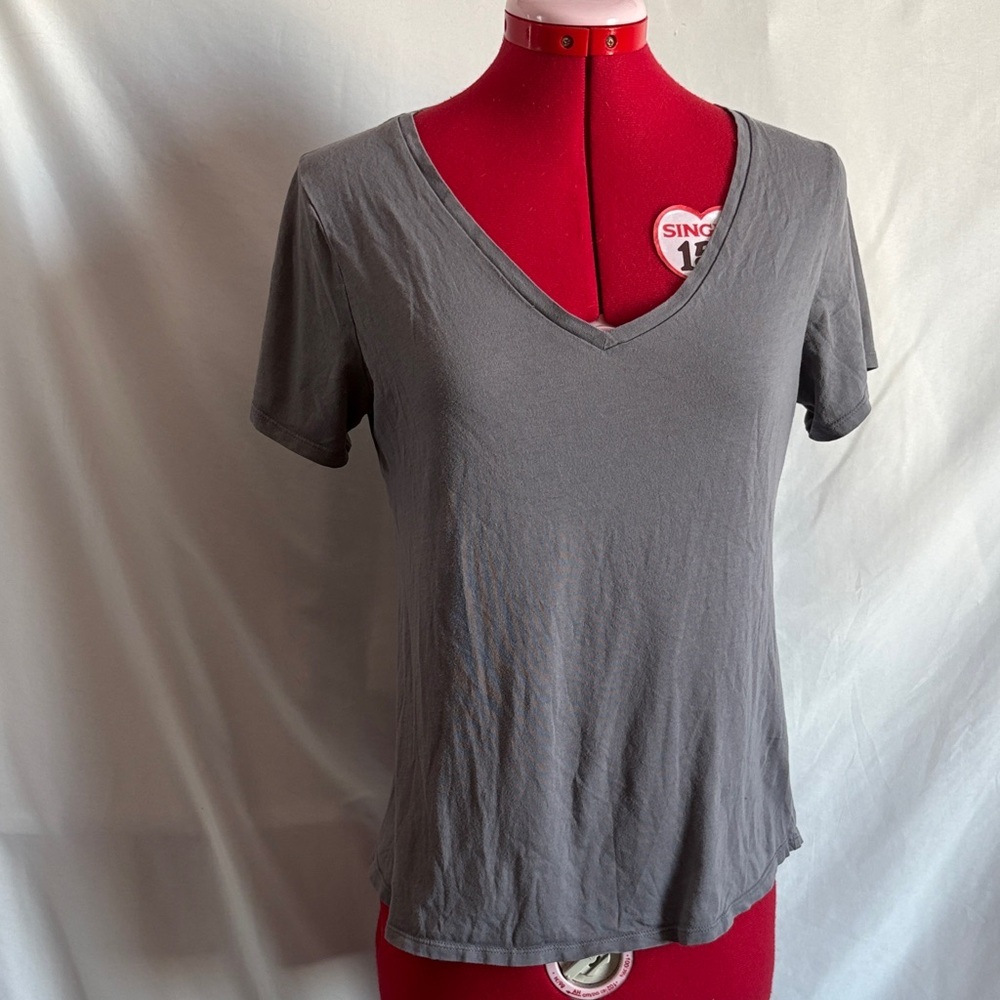 Old Navy Charcoal V-Neck Short Sleeve Tee